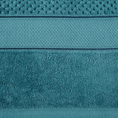 Ręcznik Jessi 70x140 turkusowy frotte 500g/m2 z fakturą wytłaczanej krateczki i welurową bordiurą Eurofirany Ręcznik Jessi 70x140 turkusowy frotte 500g/m2 z fakturą wytłaczanej krateczki i welurową bordiurą Eurofirany
