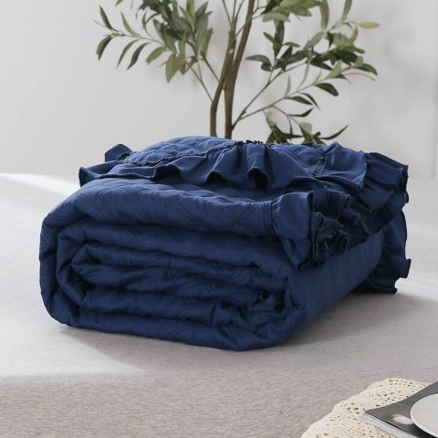 Narzuta z falbanką 240x220 Ruffy granatowa falbanka romby glamour dekoracyjna Narzuta z falbanką 240x220 Ruffy granatowa falbanka romby glamour dekoracyjna