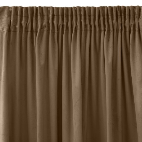 Zasłona 140x270 Sibel brązowa welurowa gotowa na taśmie Pierre Cardin Zasłona 140x270 Sibel brązowa welurowa gotowa na taśmie Pierre Cardin
