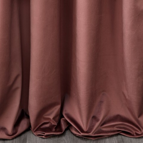 Zasłona 140x270 Sibel różowa ciemna welurowa gotowa na taśmie Pierre Cardin Zasłona 140x270 Sibel różowa ciemna welurowa gotowa na taśmie Pierre Cardin