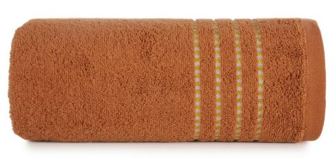 Ręcznik 30x50 Fiore ceglasty 500g/m2 frotte ozdobiony bordiurą w postaci cienkich paseczków Eurofirany Ręcznik 30x50 Fiore ceglasty 500g/m2 frotte ozdobiony bordiurą w postaci cienkich paseczków Eurofirany