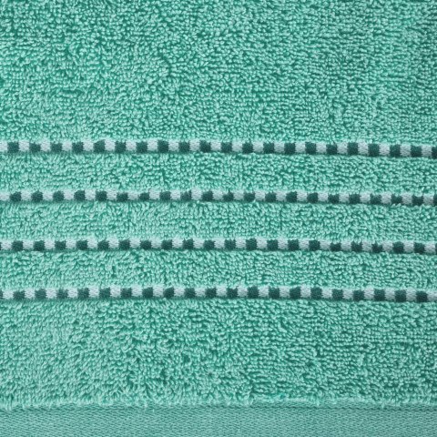 Ręcznik 70x140 Fiore miętowy 500g/m2 frotte ozdobiony bordiurą w postaci cienkich paseczków Eurofirany Ręcznik 70x140 Fiore miętowy 500g/m2 frotte ozdobiony bordiurą w postaci cienkich paseczków Eurofirany