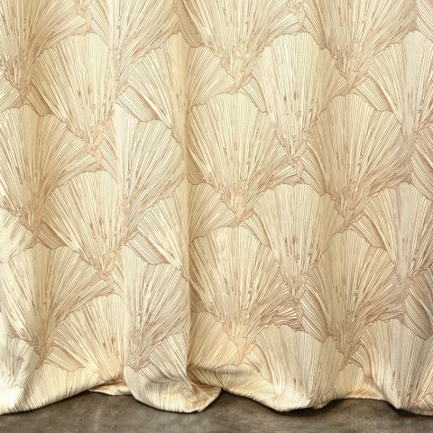 Zasłona 140x250 Goja kremowa welurowa liście miłorzębu na przelotkach Pierre Cardin z błyszczącym nadrukiem Eurofirany Zasłona 140x250 Goja kremowa welurowa liście miłorzębu na przelotkach Pierre Cardin z błyszczącym nadrukiem Eurofirany