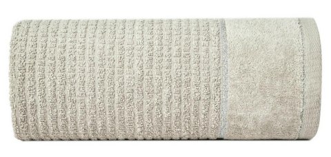 Ręcznik Glory 2 50x90 beżowy z welurową bordiurą i srebrną nicią 500g/m2 frotte Eurofirany Ręcznik Glory 2 50x90 beżowy z welurową bordiurą i srebrną nicią 500g/m2 frotte Eurofirany