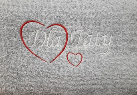 Prezent dla Taty ręcznik 70x140 Dla Taty szary jasny serduszka w pudełku na Dzień Taty Prezent dla Taty ręcznik 70x140 Dla Taty szary jasny serduszka w pudełku na Dzień Taty