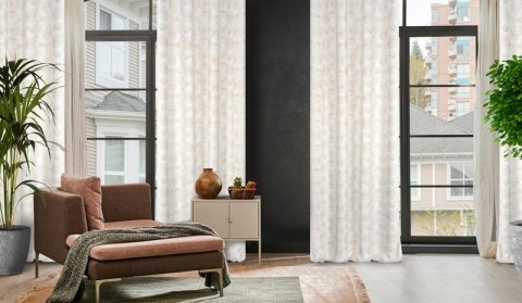 Zasłona 140x250 gotowa na przelotkach Marigold biała złota liście miłorzębu welurowa Eurofirany Zasłona 140x250 gotowa na przelotkach Marigold biała złota liście miłorzębu welurowa Eurofirany