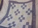 Narzuta dekoracyjna 220x240 + 2 poszewki wzór 1033 stalowo-kremowa Narzuta dekoracyjna 220x240 + 2 poszewki wzór 1033 stalowo-kremowa