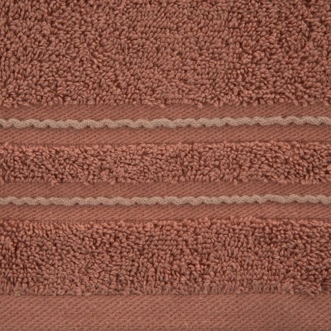 Ręcznik Emina 50x90 ceglasty zdobiony stebnowaną bordiurą 500 g/m2 Eurofirany Ręcznik Emina 50x90 ceglasty zdobiony stebnowaną bordiurą 500 g/m2 Eurofirany