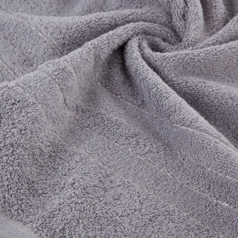Ręcznik Gala 50x90 srebrny zdobiony błyszczącą nicią 500 g/m2 Eurofirany Ręcznik Gala 50x90 srebrny zdobiony błyszczącą nicią 500 g/m2 Eurofirany