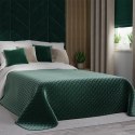 VELVI Narzuta dekoracyjna, rozmiar 170x210cm, kolor 012 szmaragdowy zielony VELVI0/NAP/012/170210/1 VELVI Narzuta dekoracyjna, rozmiar 170x210cm, kolor 012 szmaragdowy zielony VELVI0/NAP/012/170210/1