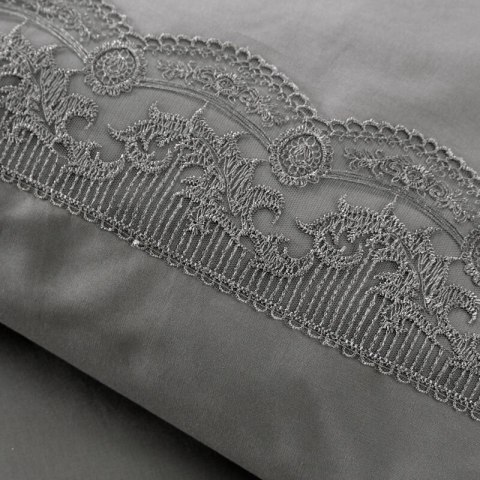 Pościel bawełniana 220x200 Lana 1 szara ciemna z koronką haftowana jednobarwna Premium Eurofirany Pościel bawełniana 220x200 Lana 1 szara ciemna z koronką haftowana jednobarwna Premium Eurofirany