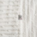 Koc narzuta z mikrofibry 130x170 biały miękki Lisa z wytłaczanym wzorem pasów D91