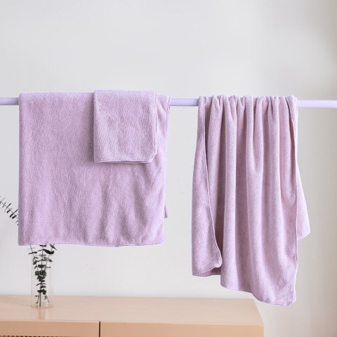 Ręcznik szybkoschnący 30x30 Active lawendowy z mikrofibry 380g/m2 Ręcznik szybkoschnący 30x30 Active lawendowy z mikrofibry 380g/m2