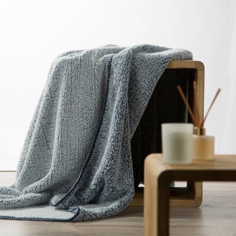 Koc narzuta 150x200 Koala granatowy z tkaniny typu bukla Eurofirany Koc narzuta 150x200 Koala granatowy z tkaniny typu bukla Eurofirany