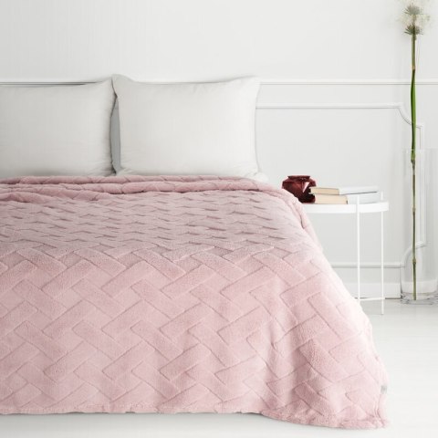 Koc narzuta 70x160 Caro różowy pudrowy z mikrofibry na fotel D91 Koc narzuta 70x160 Caro różowy pudrowy z mikrofibry na fotel D91