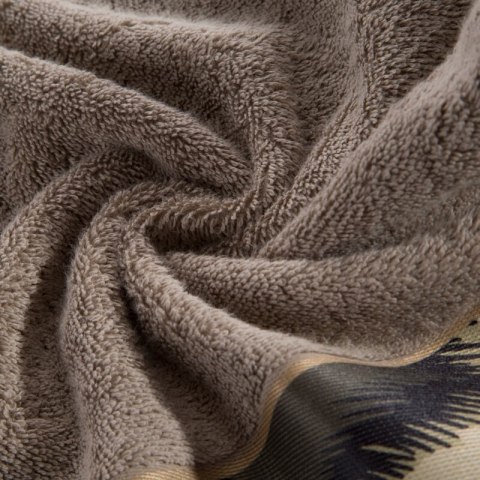 Ręcznik Eva 24 30x50 beżowy ciemny frotte bawełniany 500 g/m2 Eva Minge Eurofirany Ręcznik Eva 24 30x50 beżowy ciemny frotte bawełniany 500 g/m2 Eva Minge Eurofirany