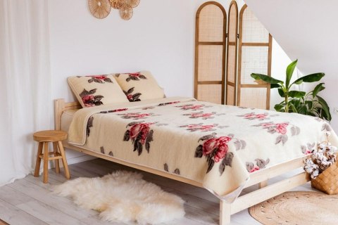 Komplet wełniany merynos - kołdra 200x200 - 2 poduszki 50x60 - prześcieradło wełniane 200x200 - Rosso czerwony Wyroby rehabilita Komplet wełniany merynos - kołdra 200x200 - 2 poduszki 50x60 - prześcieradło wełniane 200x200 - Rosso czerwony Wyroby rehabilita