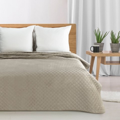 Narzuta dekoracyjna na fotel 70x160 Ariel beżowa welurowa Eurofirany Narzuta dekoracyjna na fotel 70x160 Ariel beżowa welurowa Eurofirany