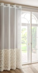 Zasłona 140x250 Roses 2 kremowa z aplikacją w kształcie róż gotowa na przelotkach Eurofirany Zasłona 140x250 Roses 2 kremowa z aplikacją w kształcie róż gotowa na przelotkach Eurofirany