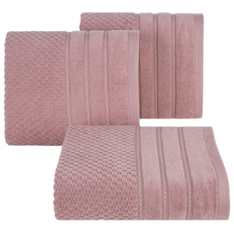 Ręcznik Adore 70x140 różowy ciemna o strukturze krateczki 500 g/m2 Eurofirany Ręcznik Adore 70x140 różowy ciemna o strukturze krateczki 500 g/m2 Eurofirany