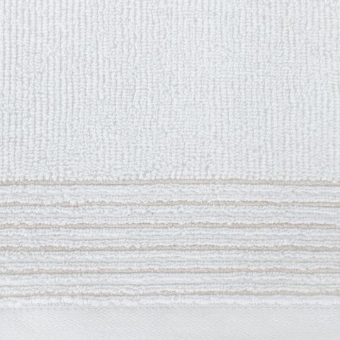 Ręcznik Lari 1 50x90 biały z ozdobną bordiurą przetykaną błyszczącą nicią 500 g/m2 Eurofirany Ręcznik Lari 1 50x90 biały z ozdobną bordiurą przetykaną błyszczącą nicią 500 g/m2 Eurofirany