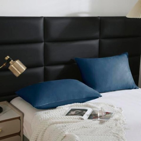Poszewka satynowa 40x60 granatowa jednobarwna I24 Poszewka satynowa 40x60 granatowa jednobarwna I24