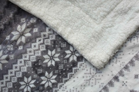 Koc Sherpa 150x200 Christmas szary płatki śniegu z mikrofibry SH25 Koc Sherpa 150x200 Christmas szary płatki śniegu z mikrofibry SH25