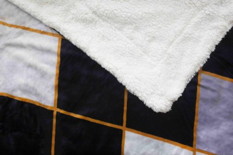 Koc Sherpa 150x200 szary czarny geometria z mikrofibry baranek SH25