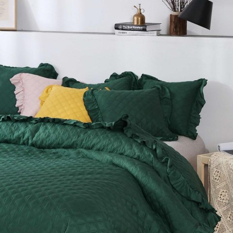 Narzuta z falbanką 200x220 Ruffy zielona butelkowa falbanka romby glamour dekoracyjna Narzuta z falbanką 200x220 Ruffy zielona butelkowa falbanka romby glamour dekoracyjna