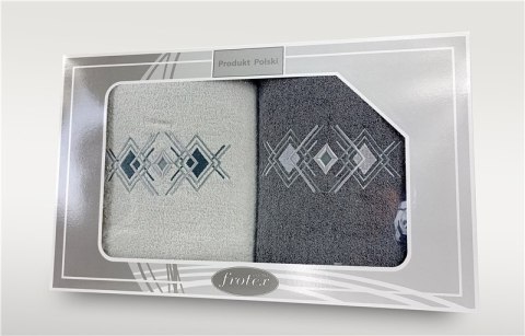 Komplet ręczników w pudełku 2 szt 70x140 Gift biały grafitowy wzór 4 Frotex Komplet ręczników w pudełku 2 szt 70x140 Gift biały grafitowy wzór 4 Frotex