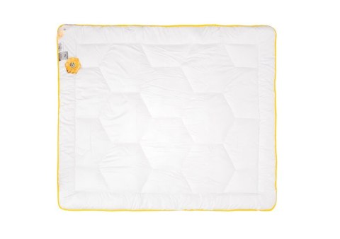 Kołdra antyalergiczna 180x200 Bee Soft Satyna baw ciepła 1600g biała AMZ Kołdra antyalergiczna 180x200 Bee Soft Satyna baw ciepła 1600g biała AMZ